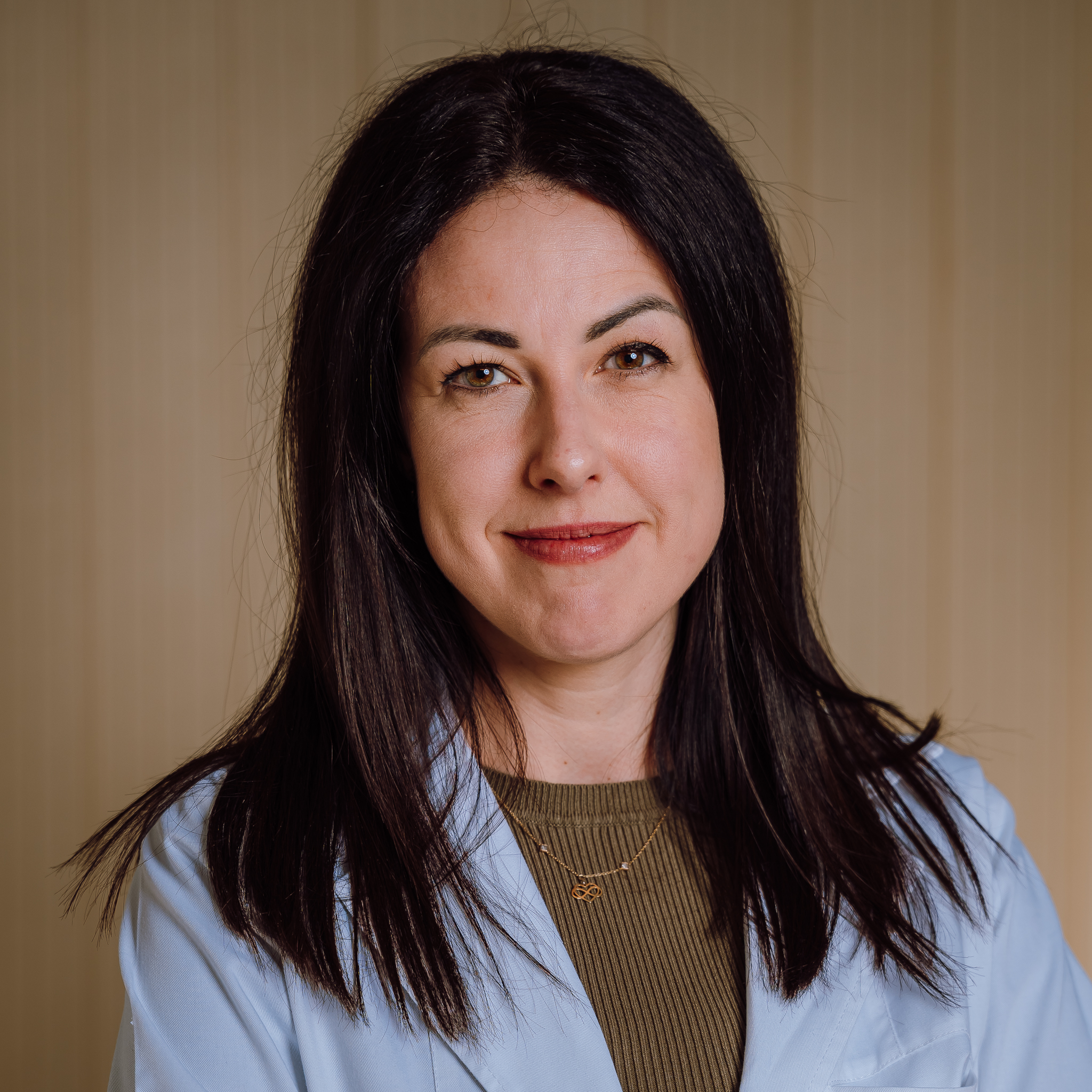 Dr. Ana Monica Coman